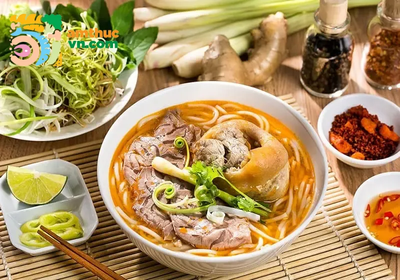 Bún bò huế - món ăn đặc sản nổi tiếng khó cưỡng