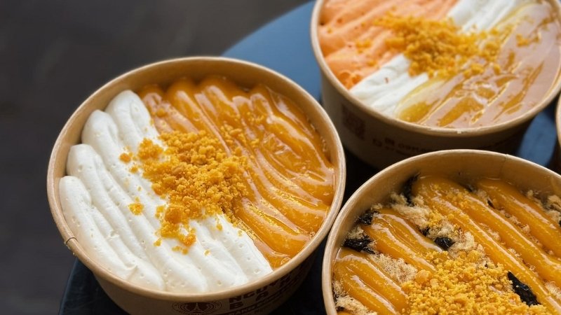 Bánh bông lan trứng muối