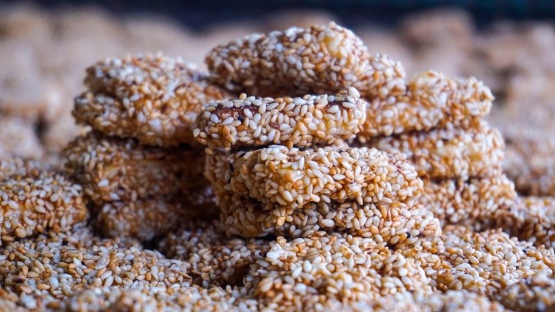Bánh khô mè Cẩm Lệ – món bánh truyền thống giòn bùi