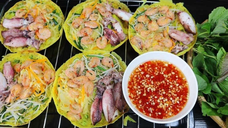 Bánh xèo mực Nha Trang