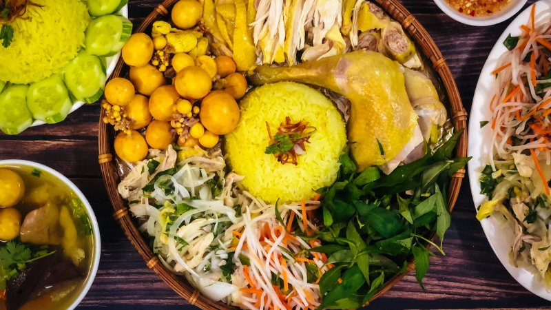 Cơm gà vàng thơm, mềm ngọt hấp dẫn