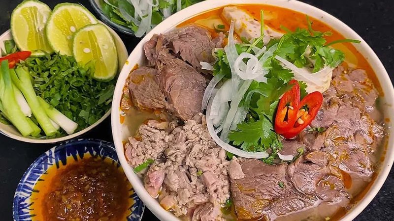 Bún bò Huế – tinh hoa ẩm thực Cố Đô