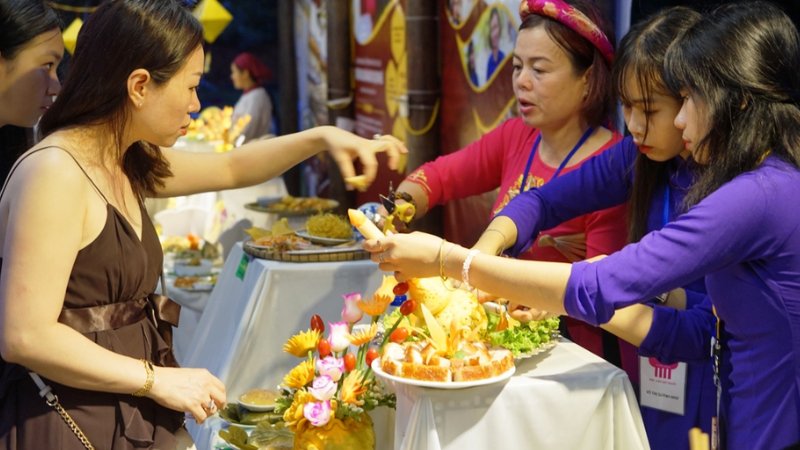Cách thưởng thức và trải nghiệm ẩm thực cung đình Huế