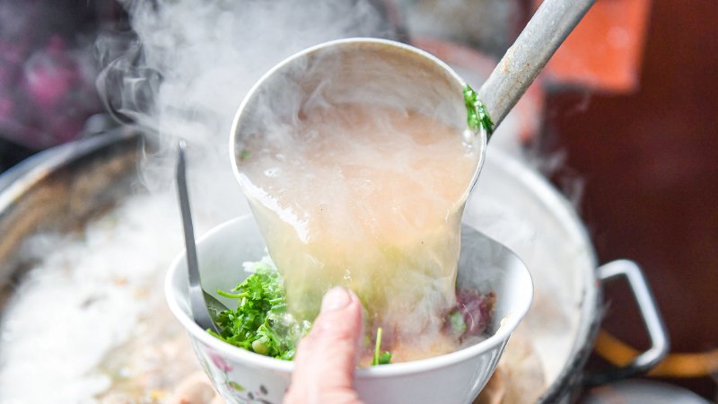 Nêm nếm và hoàn thiện nước dùng