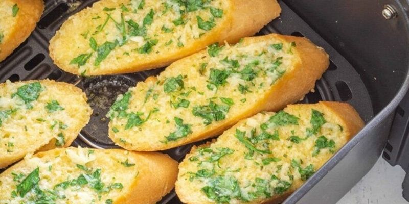 Bánh mì nướng bơ tỏi nhanh gọn