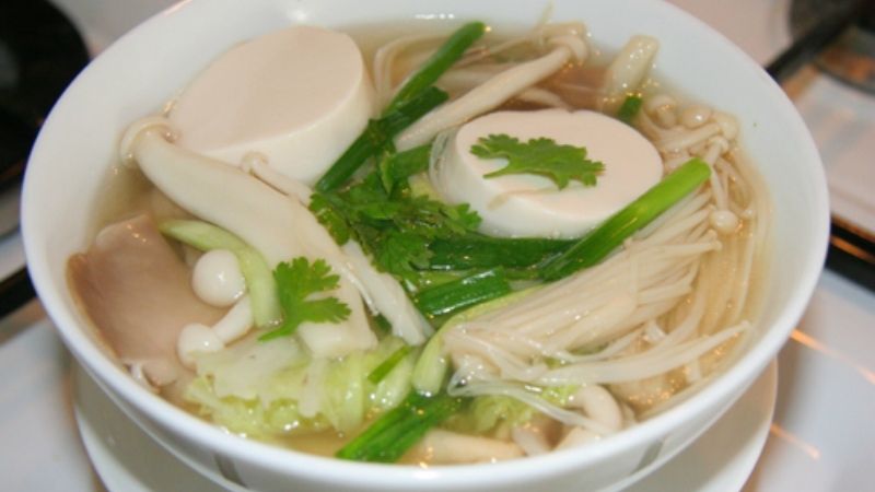 Canh đậu hũ nấu nấm